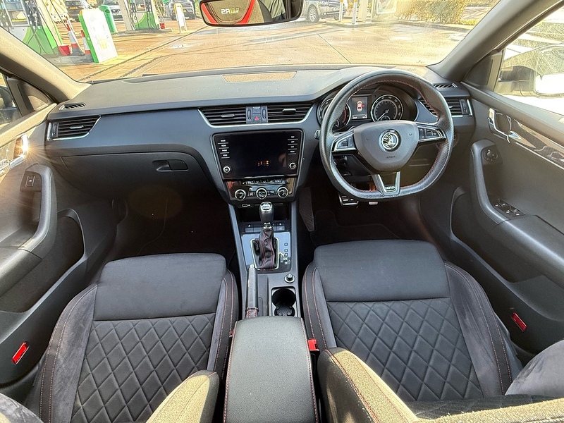 Skoda Octavia 2.0 TSI GPF vRS Hatchback 5dr Petrol DSG Euro 6 (s/s) (245 ps) - U10003658