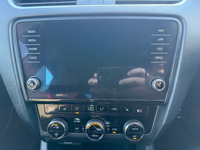 Skoda Octavia 2.0 TSI GPF vRS Hatchback 5dr Petrol DSG Euro 6 (s/s) (245 ps) - U10003658