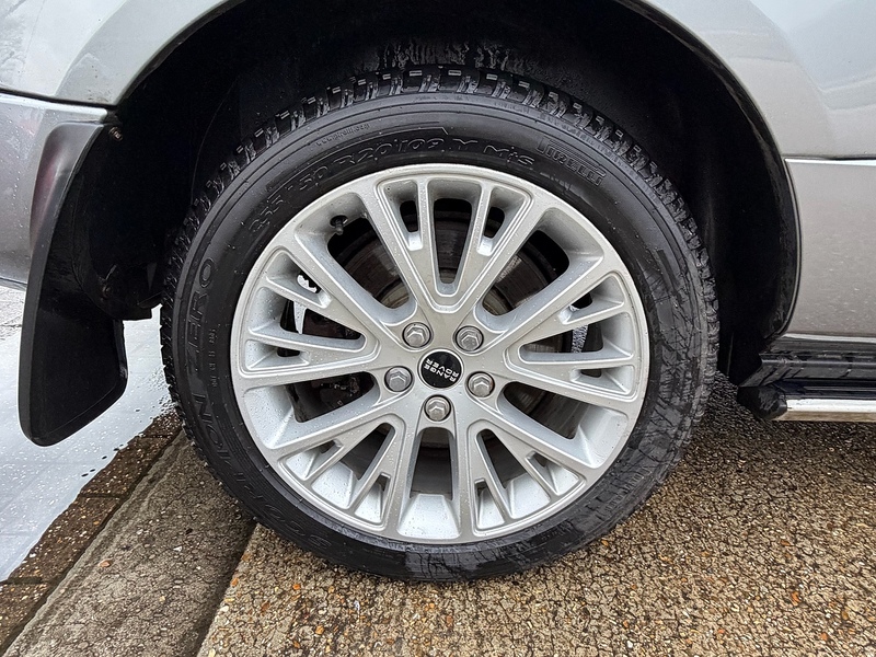 Land Rover Range Rover 4.4 TD V8 Westminster SUV 5dr Diesel Auto 4WD Euro 5 (313 bhp) - U10003667