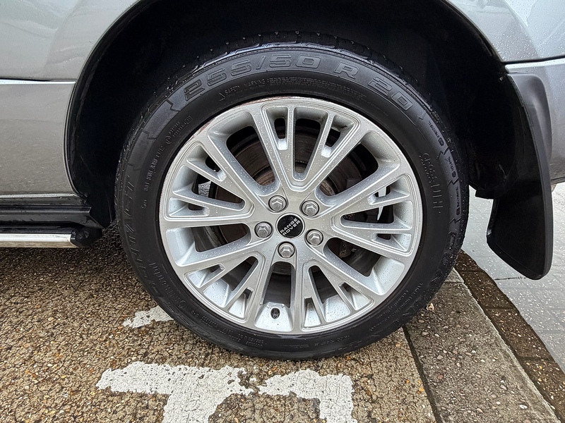 Land Rover Range Rover 4.4 TD V8 Westminster SUV 5dr Diesel Auto 4WD Euro 5 (313 bhp) - U10003667