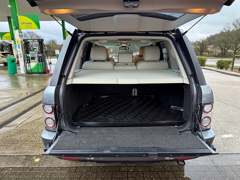 Land Rover Range Rover 4.4 TD V8 Westminster SUV 5dr Diesel Auto 4WD Euro 5 (313 bhp) - U10003667
