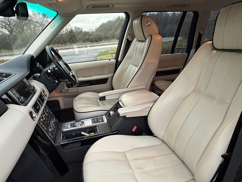 Land Rover Range Rover 4.4 TD V8 Westminster SUV 5dr Diesel Auto 4WD Euro 5 (313 bhp) - U10003667