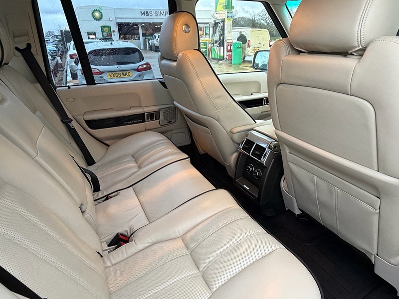 Land Rover Range Rover 4.4 TD V8 Westminster SUV 5dr Diesel Auto 4WD Euro 5 (313 bhp) - U10003667