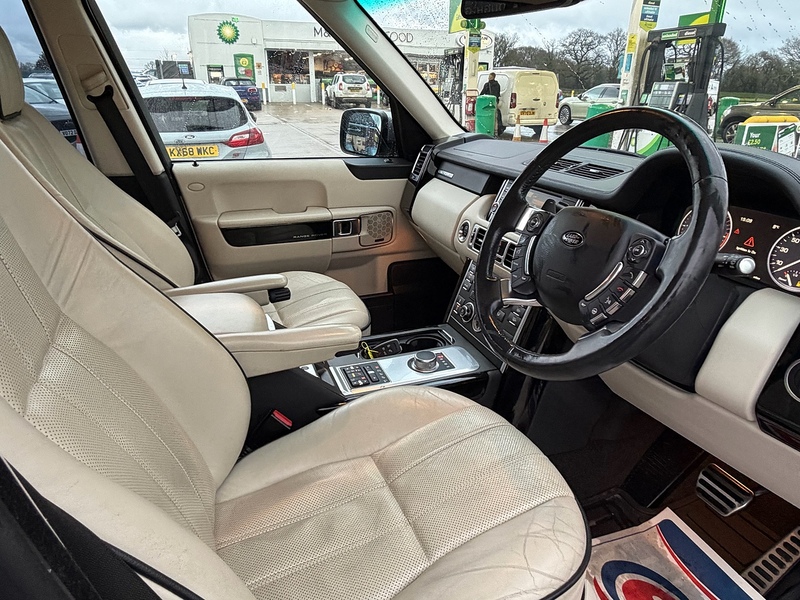 Land Rover Range Rover 4.4 TD V8 Westminster SUV 5dr Diesel Auto 4WD Euro 5 (313 bhp) - U10003667