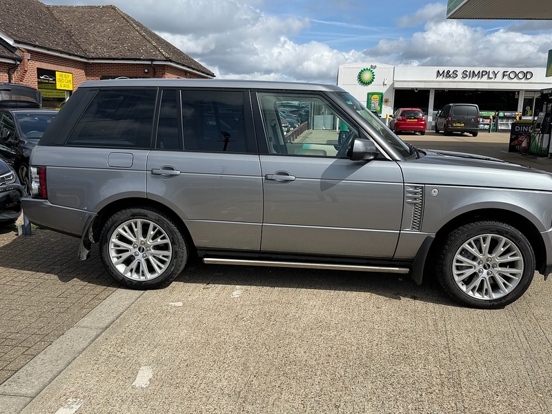 Land Rover Range Rover 4.4 TD V8 Westminster SUV 5dr Diesel Auto 4WD Euro 5 (313 bhp) - U10003667