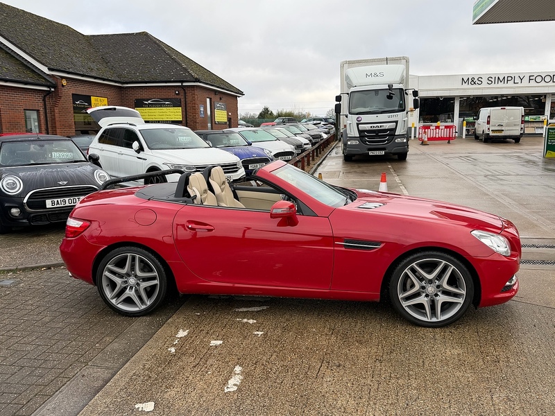 Mercedes-Benz SLK 1.8 SLK200 BlueEfficiency Convertible 2dr Petrol G-Tronic+ Euro 5 (s/s) (184 ps) - U10003670