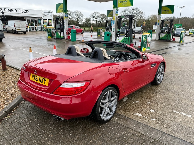 Mercedes-Benz SLK 1.8 SLK200 BlueEfficiency Convertible 2dr Petrol G-Tronic+ Euro 5 (s/s) (184 ps) - U10003670