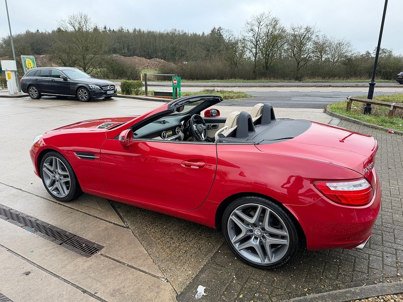 Mercedes-Benz SLK 1.8 SLK200 BlueEfficiency Convertible 2dr Petrol G-Tronic+ Euro 5 (s/s) (184 ps) - U10003670