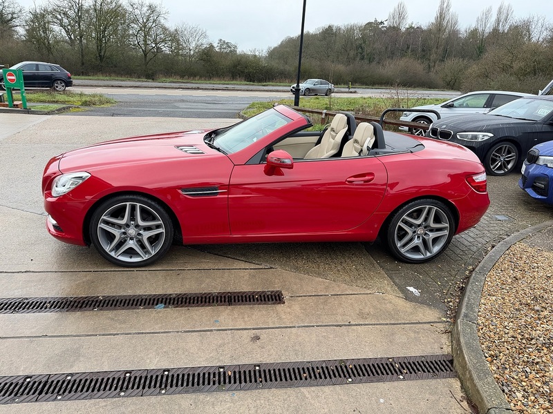 Mercedes-Benz SLK 1.8 SLK200 BlueEfficiency Convertible 2dr Petrol G-Tronic+ Euro 5 (s/s) (184 ps) - U10003670