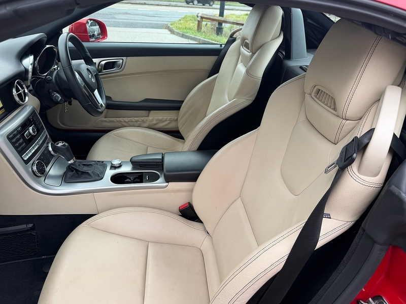Mercedes-Benz SLK 1.8 SLK200 BlueEfficiency Convertible 2dr Petrol G-Tronic+ Euro 5 (s/s) (184 ps) - U10003670