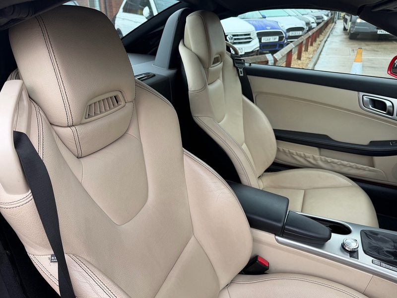 Mercedes-Benz SLK 1.8 SLK200 BlueEfficiency Convertible 2dr Petrol G-Tronic+ Euro 5 (s/s) (184 ps) - U10003670