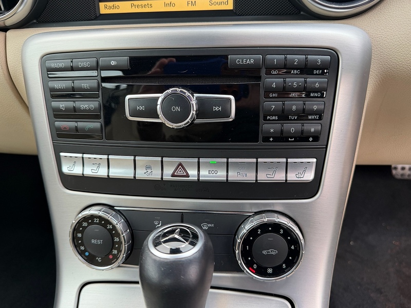 Mercedes-Benz SLK 1.8 SLK200 BlueEfficiency Convertible 2dr Petrol G-Tronic+ Euro 5 (s/s) (184 ps) - U10003670