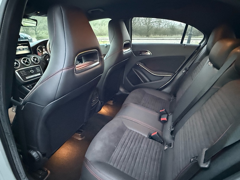 Mercedes-Benz A Class 1.6 A180 AMG Line (Premium) Hatchback 5dr Petrol 7G-DCT Euro 6 (s/s) (122 ps) - U10003677