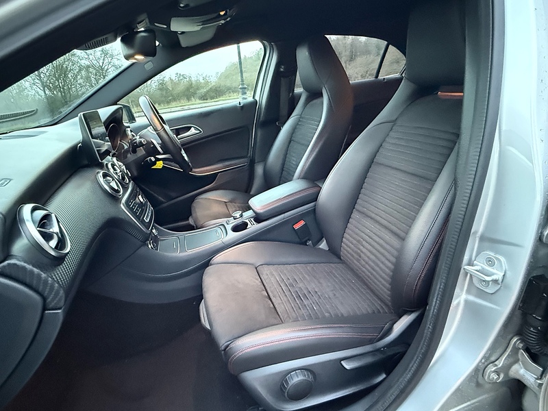 Mercedes-Benz A Class 1.6 A180 AMG Line (Premium) Hatchback 5dr Petrol 7G-DCT Euro 6 (s/s) (122 ps) - U10003677