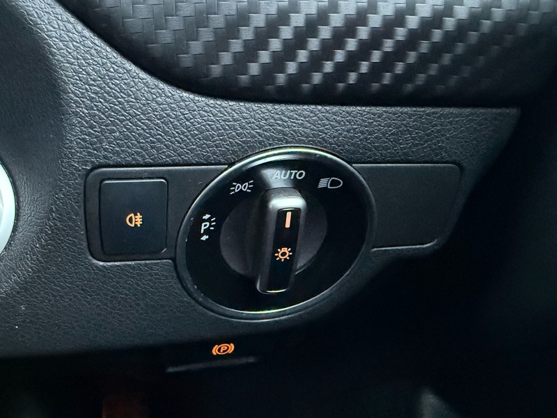 Mercedes-Benz A Class 1.6 A180 AMG Line (Premium) Hatchback 5dr Petrol 7G-DCT Euro 6 (s/s) (122 ps) - U10003677