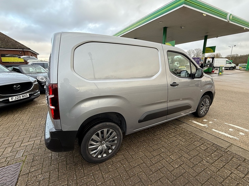 Peugeot Partner 1.5 BlueHDi 1000 Professional Premium Standard Panel Van 5dr Diesel Manual SWB Euro 6 (100 bhp) - U10003680