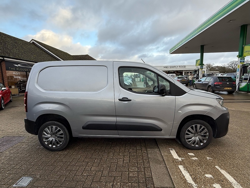 Peugeot Partner 1.5 BlueHDi 1000 Professional Premium Standard Panel Van 5dr Diesel Manual SWB Euro 6 (100 bhp) - U10003680