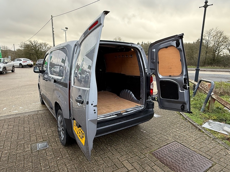 Peugeot Partner 1.5 BlueHDi 1000 Professional Premium Standard Panel Van 5dr Diesel Manual SWB Euro 6 (100 bhp) - U10003680