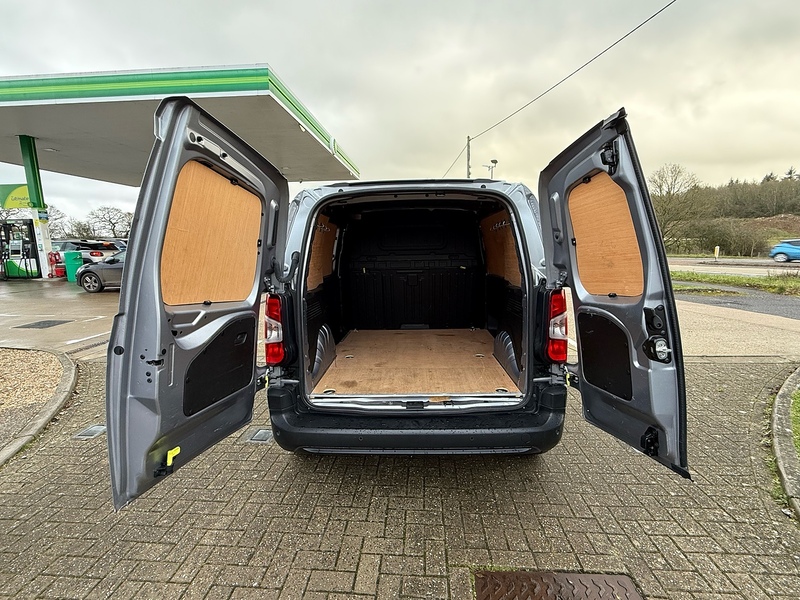 Peugeot Partner 1.5 BlueHDi 1000 Professional Premium Standard Panel Van 5dr Diesel Manual SWB Euro 6 (100 bhp) - U10003680