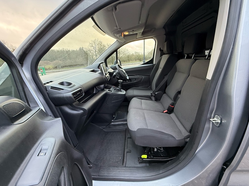 Peugeot Partner 1.5 BlueHDi 1000 Professional Premium Standard Panel Van 5dr Diesel Manual SWB Euro 6 (100 bhp) - U10003680