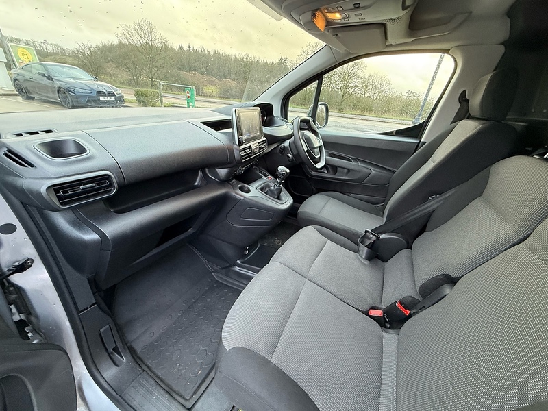 Peugeot Partner 1.5 BlueHDi 1000 Professional Premium Standard Panel Van 5dr Diesel Manual SWB Euro 6 (100 bhp) - U10003680
