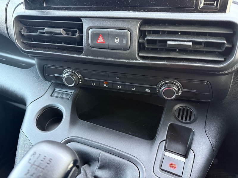 Peugeot Partner 1.5 BlueHDi 1000 Professional Premium Standard Panel Van 5dr Diesel Manual SWB Euro 6 (100 bhp) - U10003680