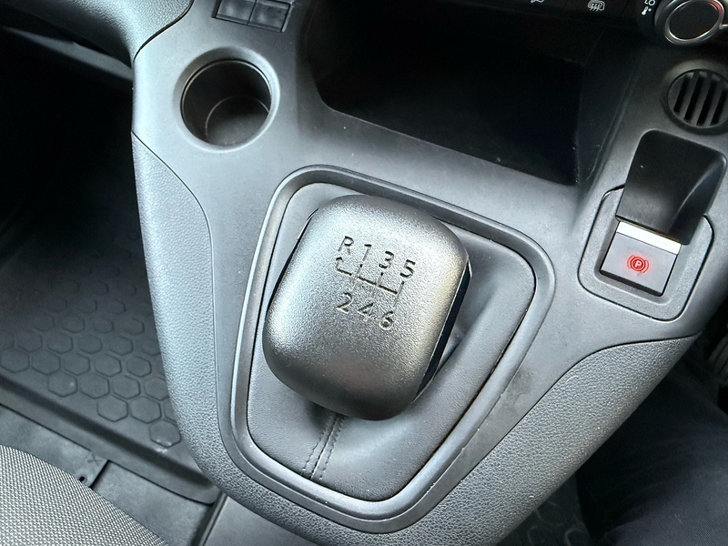 Peugeot Partner 1.5 BlueHDi 1000 Professional Premium Standard Panel Van 5dr Diesel Manual SWB Euro 6 (100 bhp) - U10003680