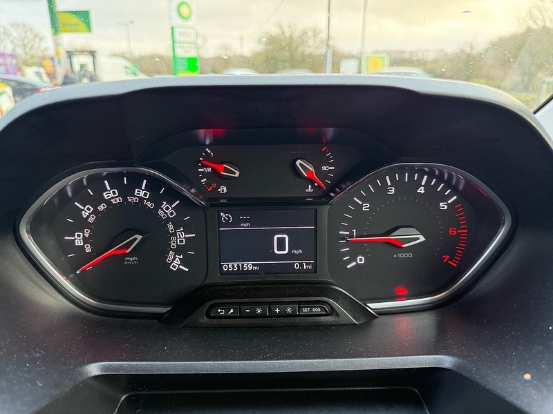 Peugeot Partner 1.5 BlueHDi 1000 Professional Premium Standard Panel Van 5dr Diesel Manual SWB Euro 6 (100 bhp) - U10003680