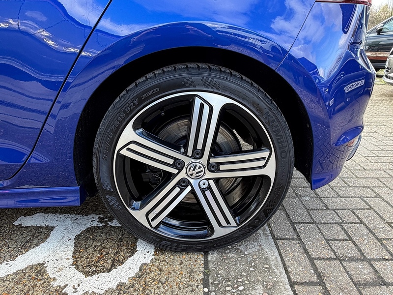 Volkswagen Golf 2.0 TSI BlueMotion Tech R Hatchback 5dr Petrol Manual 4Motion Euro 6 (s/s) (300 ps) - U10003683