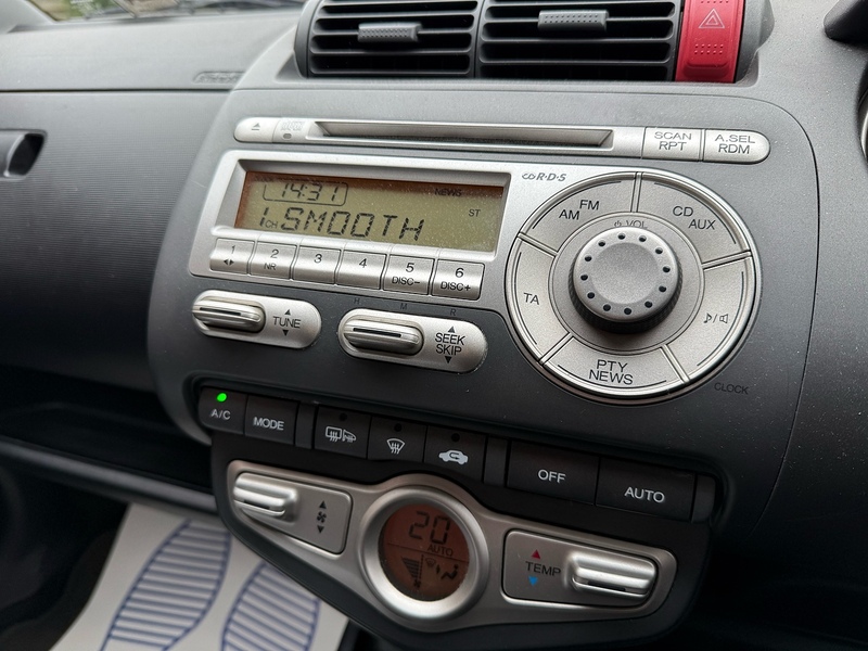 Honda Jazz 1.4 i-DSI SE Sport Hatchback 5dr Petrol Manual (137 g/km, 82 bhp) - U10003685