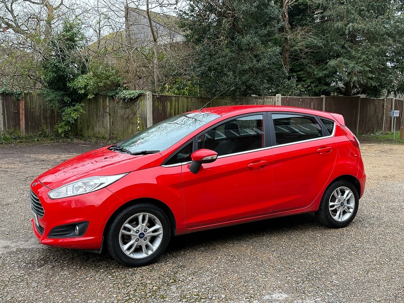Ford Fiesta 1.5 TDCi Zetec Hatchback 5dr Diesel Manual Euro 5 (75 ps) - U10003686