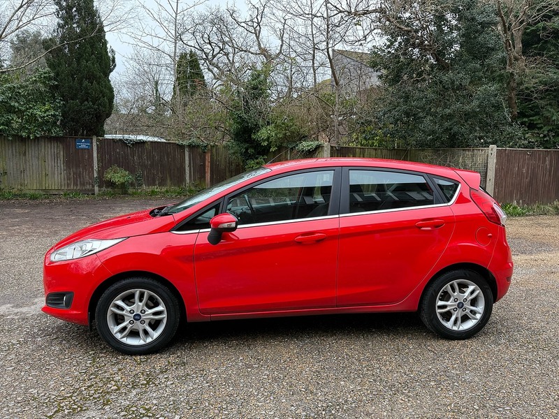 Ford Fiesta 1.5 TDCi Zetec Hatchback 5dr Diesel Manual Euro 5 (75 ps) - U10003686