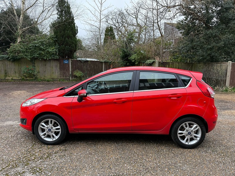 Ford Fiesta 1.5 TDCi Zetec Hatchback 5dr Diesel Manual Euro 5 (75 ps) - U10003686