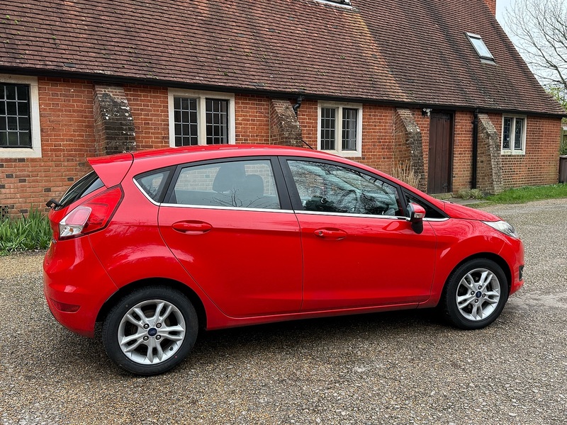 Ford Fiesta 1.5 TDCi Zetec Hatchback 5dr Diesel Manual Euro 5 (75 ps) - U10003686