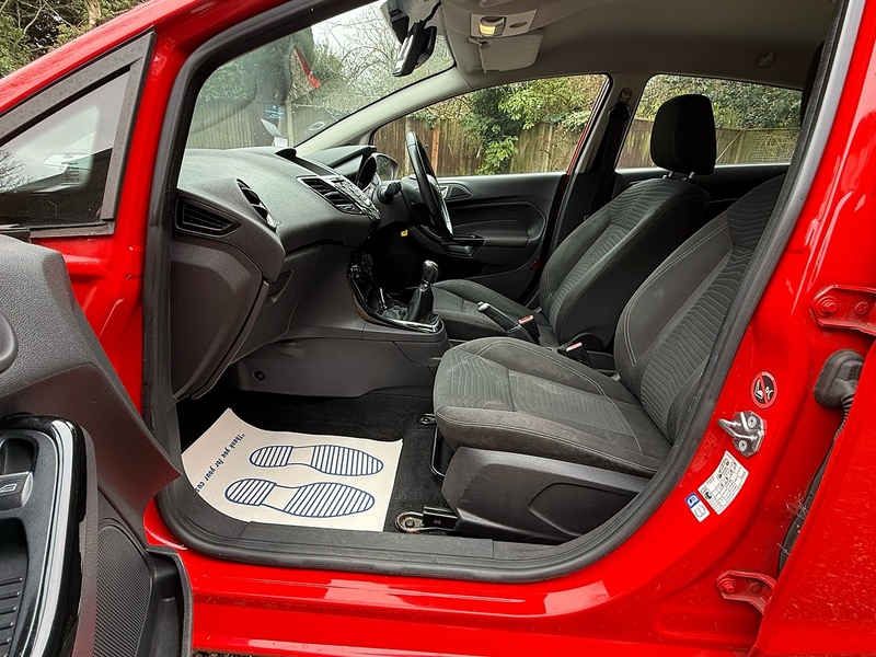 Ford Fiesta 1.5 TDCi Zetec Hatchback 5dr Diesel Manual Euro 5 (75 ps) - U10003686