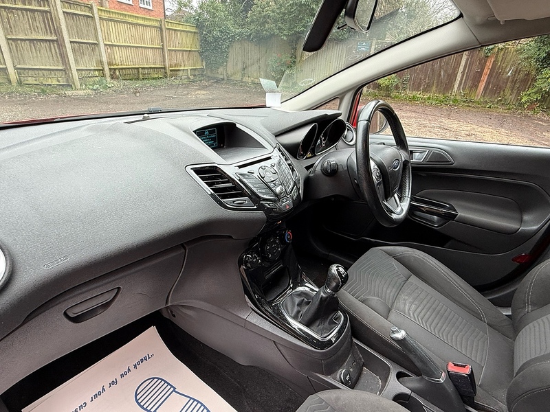 Ford Fiesta 1.5 TDCi Zetec Hatchback 5dr Diesel Manual Euro 5 (75 ps) - U10003686