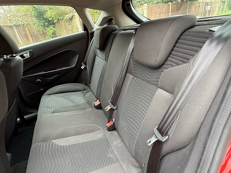 Ford Fiesta 1.5 TDCi Zetec Hatchback 5dr Diesel Manual Euro 5 (75 ps) - U10003686