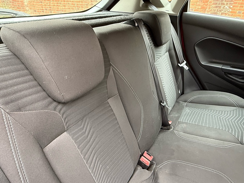 Ford Fiesta 1.5 TDCi Zetec Hatchback 5dr Diesel Manual Euro 5 (75 ps) - U10003686