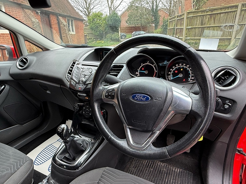 Ford Fiesta 1.5 TDCi Zetec Hatchback 5dr Diesel Manual Euro 5 (75 ps) - U10003686
