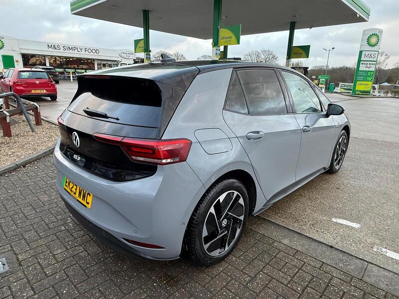 Volkswagen ID.3 Pro Performance 58kWh Life Hatchback 5dr Electric Auto (204 ps) - U10003696