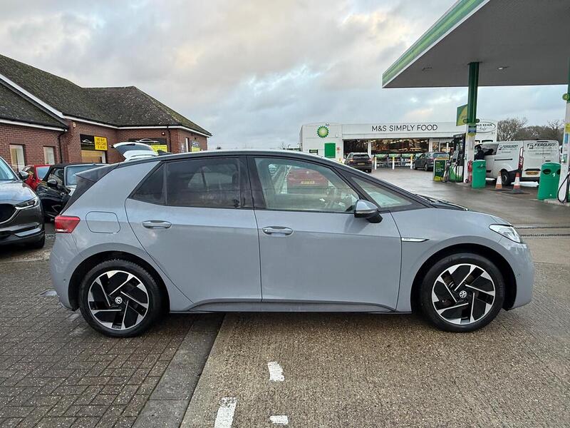 Volkswagen ID.3 Pro Performance 58kWh Life Hatchback 5dr Electric Auto (204 ps) - U10003696
