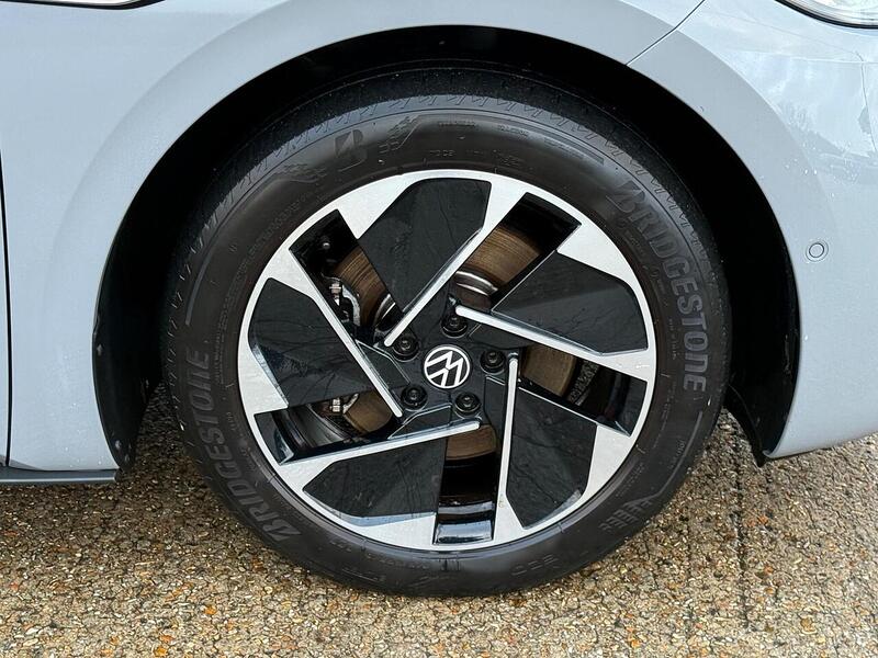Volkswagen ID.3 Pro Performance 58kWh Life Hatchback 5dr Electric Auto (204 ps) - U10003696