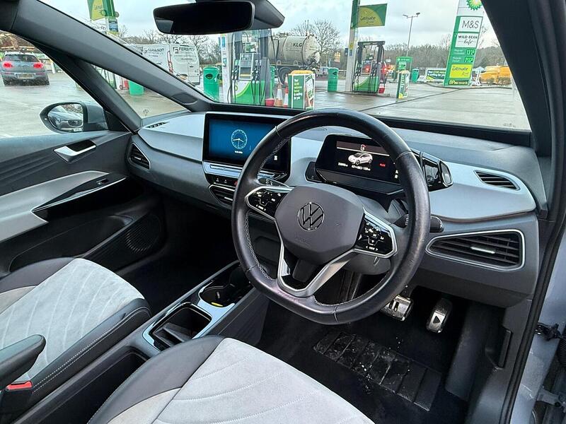 Volkswagen ID.3 Pro Performance 58kWh Life Hatchback 5dr Electric Auto (204 ps) - U10003696