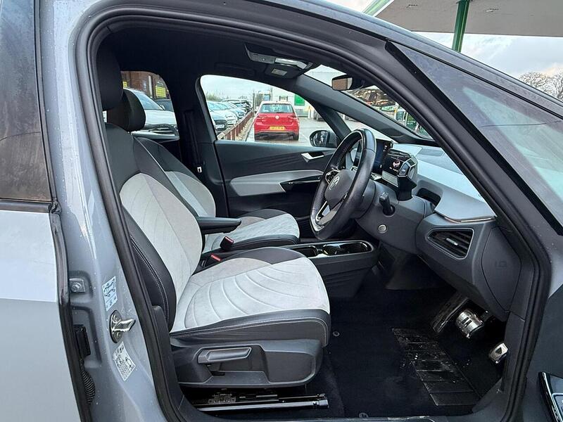 Volkswagen ID.3 Pro Performance 58kWh Life Hatchback 5dr Electric Auto (204 ps) - U10003696
