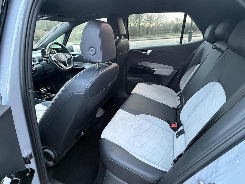 Volkswagen ID.3 Pro Performance 58kWh Life Hatchback 5dr Electric Auto (204 ps) - U10003696