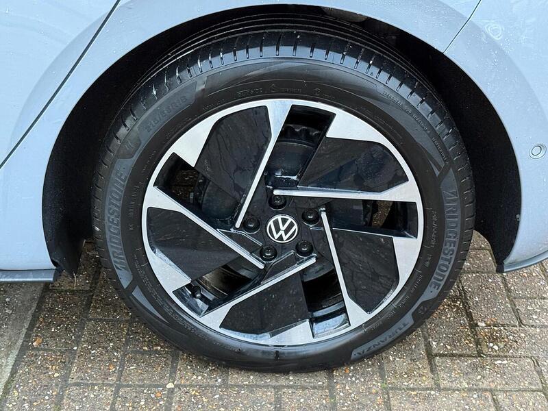 Volkswagen ID.3 Pro Performance 58kWh Life Hatchback 5dr Electric Auto (204 ps) - U10003696