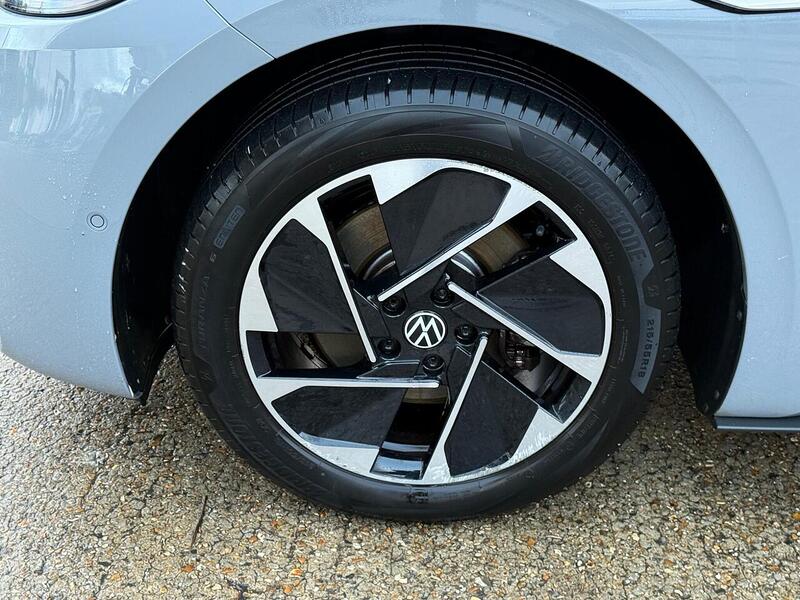 Volkswagen ID.3 Pro Performance 58kWh Life Hatchback 5dr Electric Auto (204 ps) - U10003696