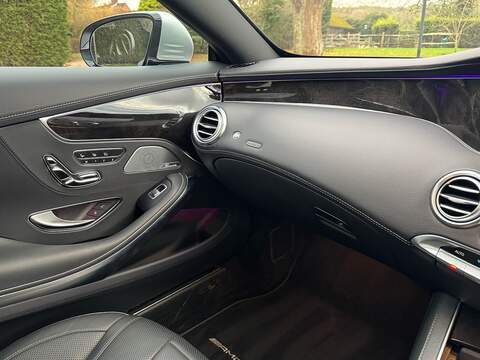 Mercedes-Benz S Class 4.0 S560 V8 BiTurbo AMG Line (Premium) Coupe 2dr Petrol G-Tronic Euro 6 (s/s) (469 ps) - U10003698