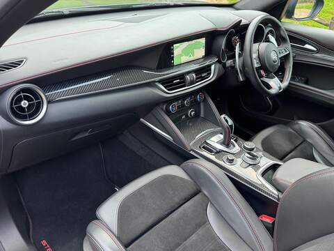 Alfa Romeo Stelvio 2.9 V6 Bi-Turbo Quadrifoglio Auto Q4 AWD Euro 6 (s/s) 5dr - U10003699