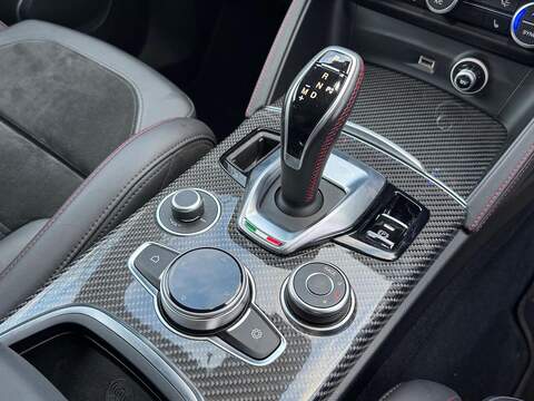 Alfa Romeo Stelvio 2.9 V6 Bi-Turbo Quadrifoglio Auto Q4 AWD Euro 6 (s/s) 5dr - U10003699